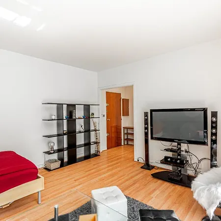 Daire Guestready - Airy With Courtyard View