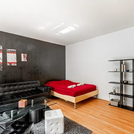 Guestready - Airy With Courtyard View Paryż