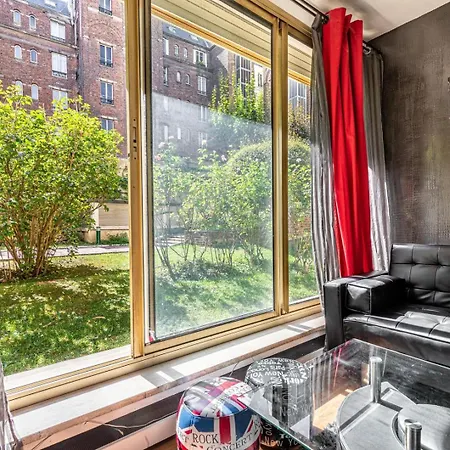 Guestready - Airy With Courtyard View * Paris