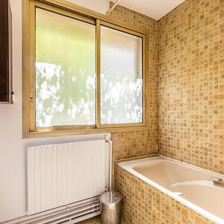 Guestready - Airy With Courtyard View Paryż